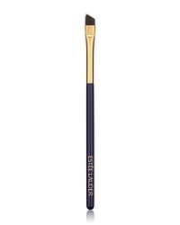 Angled tip makes applying brow powder and liquid or gel eyeliner a breeze. See an even line every time. This brush can also be used to line eyes with powder eyeshadow. Angled tip makes applying brow powder and liquid or gel eyeliner a breeze. See an even line every time. This brush can also be used to line eyes with powder eyeshadow.