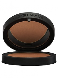 Create the glow of sun-kissed skin with Sheer Bronzer, a soft micro-fine bronzing powder. Copper and bronze hues warm skin, creating a sculpted glow with shimmering, honey highlights. All skin types. 