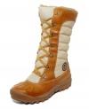 In the Timberland Earthkeepers Mount Holly Tall Lace Duck Boots neither cold nor wind nor sleet will keep you from getting there and looking great doing it. They feature a water-resistant upper, warm faux-fur lining and traction sole.