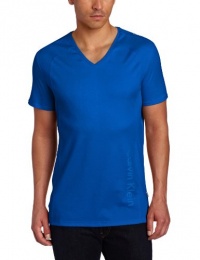 Calvin Klein Sportswear Men's Short Sleeve V-Neck 60S/1 Interlock 2X2 Rib Calvin Klein Sportswear Men's Short Sleeve V-Neck 60S/1 Interlock 2X2 Rib