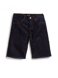 THE LOOKDark wash denim with oven-baked wrinkles and frayingWaistband with belt loops and logo button closureZip flyFive pocket styleMetal logo detail at one back pocketTHE MATERIAL94% cotton/6% elastaneCARE & ORIGINMachine washImported THE LOOKDark wash denim with oven-baked wrinkles and frayingWaistband with belt loops and logo button closureZip flyFive pocket styleMetal logo detail at one back pocketTHE MATERIAL94% cotton/6% elastaneCARE & ORIGINMachine washImported