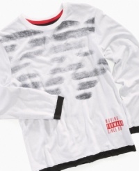 Lock down a warm look with this long-sleeve graphic t-shirt from DKNY. Lock down a warm look with this long-sleeve graphic t-shirt from DKNY.