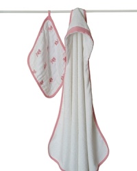 This adorable bath set includes a thick 4-layer washcloth that soaks up rich suds and is soft on baby's skin, and the hooded terry towel keeps baby warm from head to toe. This adorable bath set includes a thick 4-layer washcloth that soaks up rich suds and is soft on baby's skin, and the hooded terry towel keeps baby warm from head to toe.