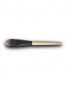 Achieve flawless foundation application with this brush. Creates a polished look with full coverage. Can be used with all our foundation formulas. 