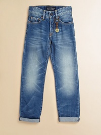 Slight distressing and worn-in details make this a must-have cotton denim style. Front button closureAdjustable waistband with belt loops and detachable key chainZip flyFive-pocket styleBack logo patchCottonMachine washImported Slight distressing and worn-in details make this a must-have cotton denim style. Front button closureAdjustable waistband with belt loops and detachable key chainZip flyFive-pocket styleBack logo patchCottonMachine washImported