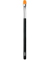 Flat domed nylon brush allows for a more natural, exact application and improved blending around the eye area, especially the often ignored inner bridge of the nose. 
