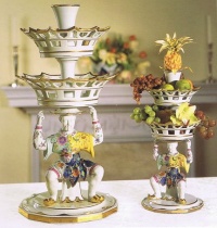 Mottahedeh Tobacco Leaf Large Man Epergne 25.5 in Mottahedeh Tobacco Leaf Large Man Epergne 25.5 in