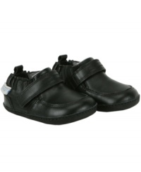 Basic black gets a starring role with these Robeez shoes made to help develop his muscles while keeping him comfy. Basic black gets a starring role with these Robeez shoes made to help develop his muscles while keeping him comfy.