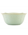 With fanciful beading and a feminine edge, this Lenox French Perle bowl has an irresistibly old-fashioned sensibility. Hardwearing stoneware is dishwasher safe and, in an ethereal ice-blue hue with antiqued trim, a graceful addition to every meal.