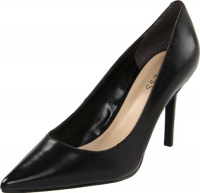 Guess Women's Rolene2 Pump Guess Women's Rolene2 Pump