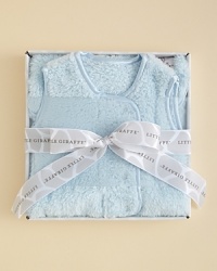 This cuddly, supersoft sleeping bag features a shoulder harness for cozy comfort, without the danger of your newborn becoming entangled during the night. This cuddly, supersoft sleeping bag features a shoulder harness for cozy comfort, without the danger of your newborn becoming entangled during the night.