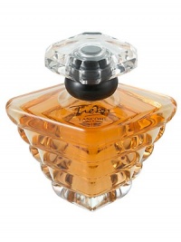 Romantic. Sensual. Emotional. The elegance of rose, muguet and lilac. The sparkle of apricot blossom. A glorious golden coral, so every drop opens like petals on the skin. Experience Trésor in this enduring yet translucent form; second to parfum in intensity. 3.4 oz. Romantic. Sensual. Emotional. The elegance of rose, muguet and lilac. The sparkle of apricot blossom. A glorious golden coral, so every drop opens like petals on the skin. Experience Trésor in this enduring yet translucent form; second to parfum in intensity. 3.4 oz.
