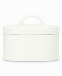 Dine with Wickford dinnerware and tie in timeless sophistication with every meal. This versatile white porcelain sugar has a contemporary shape and lid embossed with a twisting rope design. Dine with Wickford dinnerware and tie in timeless sophistication with every meal. This versatile white porcelain sugar has a contemporary shape and lid embossed with a twisting rope design.