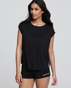 This basic, sporty sleep shirt features oh-so-soft fabric, logo detail at side and a loose fit.