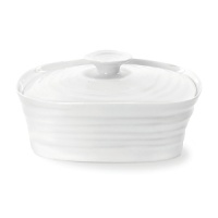 This set of dinnerware designed by famed cook and food writer Sophie Conran offers a modern organic aesthetic in unique shapes for an elegant and durable everyday collection. This set of dinnerware designed by famed cook and food writer Sophie Conran offers a modern organic aesthetic in unique shapes for an elegant and durable everyday collection.