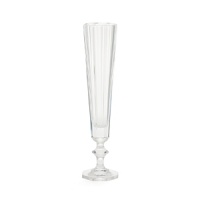 Rendered in a beveled octagon design for an early-century look, this classic Ralph Lauren double old fashioned glass gleams in hand-blown crystal.