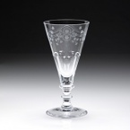 Bunny is an elegant pattern originating from the late 18th century. The rosette motif was very popular at that time and Bunny continues today as a favorite pattern for brides. It has a beautiful combination of delicate engraving and flat cuts. The shape lends itself to both formal and informal settings.