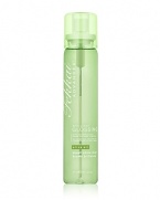 Feather-light mist delivers an even veil of shine with encapsulated olive oil plus all day long protection.