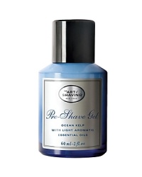 The Art of Shaving® Ocean Kelp with Light Aromatic Essential Oils Pre Shave Gel, formulated with a unique blend of essential oils and marine extract, hydrates and softens the beard to allow for a close and comfortable shave without leaving an oily residue. The Art of Shaving® Ocean Kelp with Light Aromatic Essential Oils Pre Shave Gel, formulated with a unique blend of essential oils and marine extract, hydrates and softens the beard to allow for a close and comfortable shave without leaving an oily residue.