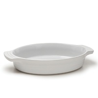 The ideal dish for baking, casseroles and gratins, this oval stoneware is versatile and attractive - a colorful expression of your good taste and culinary skill. The ideal dish for baking, casseroles and gratins, this oval stoneware is versatile and attractive - a colorful expression of your good taste and culinary skill.