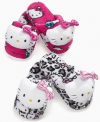 Little toes get cute and comfy in these Hello Kitty sequin bow slippers. Little toes get cute and comfy in these Hello Kitty sequin bow slippers.
