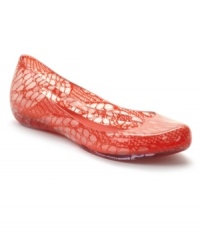 Beat summer heat with the ultra-cool style of the Ice II flats by MEL. Their softly pointed toe and unique design get even better from their bubblegum-scent. Beat summer heat with the ultra-cool style of the Ice II flats by MEL. Their softly pointed toe and unique design get even better from their bubblegum-scent.