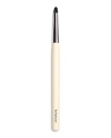 A round closely trimmed brush to easily smudge color around the rim of the eyes. Made of luxuriously soft black squirrel hair.