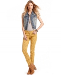 Get your print on in a pair of skinnies from American Rag that's blooming in tiny little roses! When paired with a simple tank and awesome platforms, these jeans are total stand-outs. Get your print on in a pair of skinnies from American Rag that's blooming in tiny little roses! When paired with a simple tank and awesome platforms, these jeans are total stand-outs.
