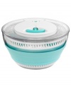 It's easy to make greens! Prep the salads you love right at home with this smart tool, which quickly removes water from produce at the simple tug of the self-retracting cord. Perfect for small spaces, the collapsible design is easy to store and holds up to 5 quarts of your favorite ingredients.