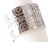 Gucci 18k White Gold Wide Band and Engraved Horsebit Ring with Gucci Box
