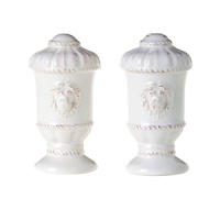 Lavish detailing and majestic shapes distinguish these Juliska salt and pepper shakers. Paying homage to four of the worlds most beautiful gardens-Landriana in Italy, Villandry in France, Alcazar in Spain, and Heligan in England-the elegant Jardins du Monde collection evokes timeworn statues and pebble paths.