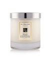 Inspired by breakfast in Tuscany -- the moment of breaking open juicy figs, fresh from the tree -- Wild Fig & Cassis is a delicious fragrance. The scent of sun-warmed figs and delicate cassis is entwined with notes of hyacinth and cedarwood, enveloping the wearer in the warmth of the Mediterranean. The Wild Fig & Cassis Home Candle infuses any room with evocative scent and lasts for hours. An everyday luxury, it brings warmth to any environment. 200g.