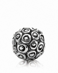 This sterling silver PANDORA charm features an organic, abstract design to complement any collection.