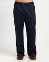 This classic sleep and lounge pant combines timeless pajama styling with refined comfort for the classic gentleman.Drawstring elastic waistSingle-button flySide slash pocketsInseam, about 32CottonMachine washImported