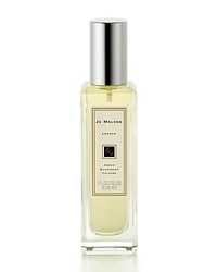 Amber, the exotic scent of the Orient and one of the perfume world's most legendary ingredients, is combined with the comfort of French lavender and myrrh. This clean aromatic spice evokes the subtle, spicy warmth of twilight. Amber, the exotic scent of the Orient and one of the perfume world's most legendary ingredients, is combined with the comfort of French lavender and myrrh. This clean aromatic spice evokes the subtle, spicy warmth of twilight.