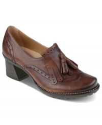 Refined with a bit of playfulness, thanks to the tassels at the vamp. The Sundowner pumps by Earth feature a padded heel, latex arch support and a leather lining for a look that's just as comfy as it is stylish. Refined with a bit of playfulness, thanks to the tassels at the vamp. The Sundowner pumps by Earth feature a padded heel, latex arch support and a leather lining for a look that's just as comfy as it is stylish.