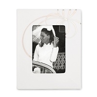 The new Belle Boulevard collection from Kate Spade reflects the classic elegance that is identifiably Kate Spade. The pattern features an etched looping bow design. The new Belle Boulevard collection from Kate Spade reflects the classic elegance that is identifiably Kate Spade. The pattern features an etched looping bow design.