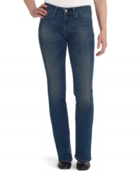 Levi's offers perfect-fit jeans to contour all your curves with these easy skinnies. The slightly weathered wash offers vintage-inspired style, while the fit flatters without gapping or pulling! Levi's offers perfect-fit jeans to contour all your curves with these easy skinnies. The slightly weathered wash offers vintage-inspired style, while the fit flatters without gapping or pulling!