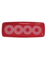 Round out casual meals with the Circa sandwich tray. Superior durability and rings of white on cherry red fashion your table in the effortless modern style of Salt&Pepper. Round out casual meals with the Circa sandwich tray. Superior durability and rings of white on cherry red fashion your table in the effortless modern style of Salt&Pepper.