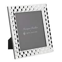 Atelier Metal Frames feature the elegant thumbprint design that brings modern texture to a classic design. This design will appeal to both feminine and masculine tastes making this the perfect collection for gifts or self-purchase. Atelier Metal Frames feature the elegant thumbprint design that brings modern texture to a classic design. This design will appeal to both feminine and masculine tastes making this the perfect collection for gifts or self-purchase.