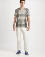 Remarkably soft cotton v-neck finished with an abstract check-pattern print.V-neckCottonMachine washMade in Italy