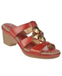 Bold style and practical design meet in the middle on the Kari sandals by Naturalizer. The comfortable footbed and wearable heel are spiced up with metal ornaments at the strappy vamp. Bold style and practical design meet in the middle on the Kari sandals by Naturalizer. The comfortable footbed and wearable heel are spiced up with metal ornaments at the strappy vamp.