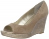 Bandolino Women's Auburn Peep-Toe Pump