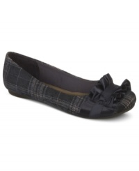 The Alana flats by Fergalicious pair fabric prints and ruffles for a look that's truly magnificent. Incorporate this cute look into your shoe wardrobe--you won't regret it. The Alana flats by Fergalicious pair fabric prints and ruffles for a look that's truly magnificent. Incorporate this cute look into your shoe wardrobe--you won't regret it.