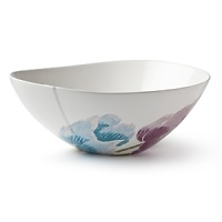 This colorful botanical, a perfect accompaniment to solids, reflects DVF style inspired by nature. Its large-scale flowers with exaggerated petals bring garden whimsy to the table. This colorful botanical, a perfect accompaniment to solids, reflects DVF style inspired by nature. Its large-scale flowers with exaggerated petals bring garden whimsy to the table.