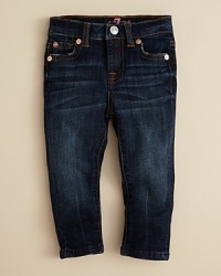 A classic skinny fit for the perfect go-to jeans. Slim through the leg with a narrow opening. A classic skinny fit for the perfect go-to jeans. Slim through the leg with a narrow opening.