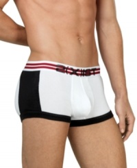 With no-show styling, these 2(x)ist trunks will keep you comfortably secure all day. With no-show styling, these 2(x)ist trunks will keep you comfortably secure all day.