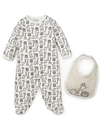 Your little one will gallivant through dreams of fuzzy lions and cutie-pie giraffes in this charming safari-print footie. Your little one will gallivant through dreams of fuzzy lions and cutie-pie giraffes in this charming safari-print footie.