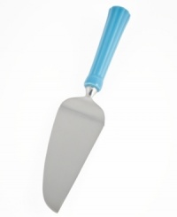 Celebrate dessert! Bold solid colors and chip-resistant durability make this cake server from Fiesta's serveware collection the icing on your cake. With ceramic handle. Celebrate dessert! Bold solid colors and chip-resistant durability make this cake server from Fiesta's serveware collection the icing on your cake. With ceramic handle.