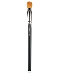 Soft but firm bristles for shading with eye shadow or emollient-based products. This brush has soft, firm fibers arranged in a square shape. M.A.C professional brushes are hand-sculpted and assembled using the finest quality materials. They feature birch, linden and ramin wood handles, nickel-plated brass ferrules. Soft but firm bristles for shading with eye shadow or emollient-based products. This brush has soft, firm fibers arranged in a square shape. M.A.C professional brushes are hand-sculpted and assembled using the finest quality materials. They feature birch, linden and ramin wood handles, nickel-plated brass ferrules.